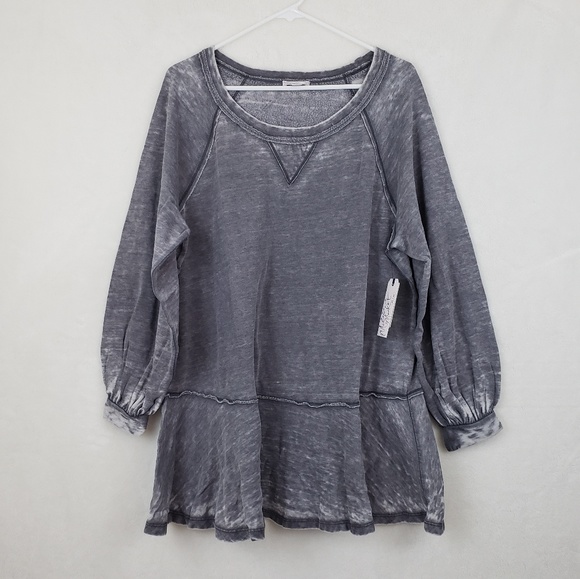 Melrose and Market Sweaters - new 》Melrose & Market Peplum Hem Sweater |